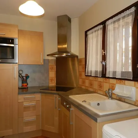 T2 Avec Jardin, Terrasse Et Parking A - Fr-1-251-744 *